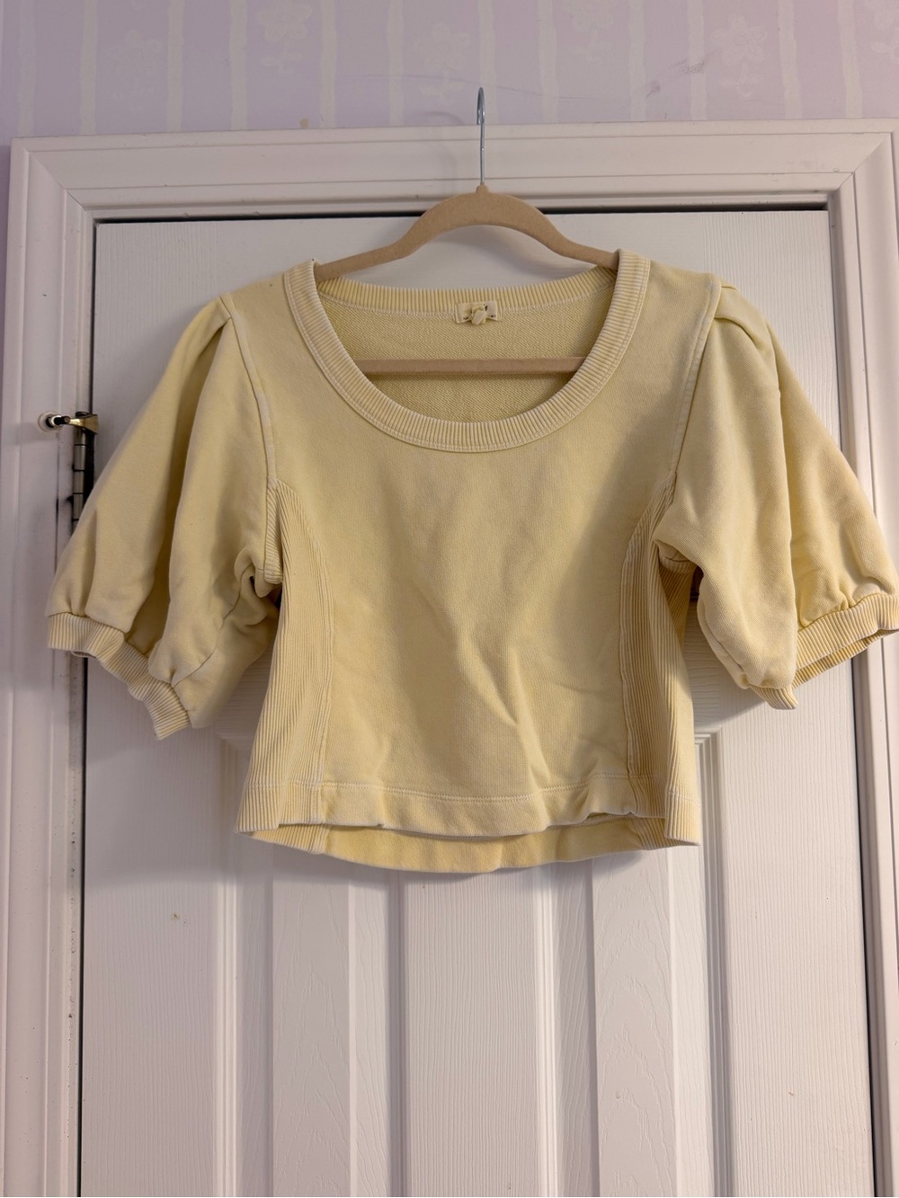 Aerie Seams Right Short Sleeve Sweatshirt
Size: medium